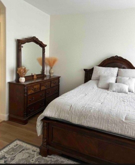 Queen Size Bedroom Set