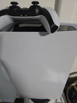 Playstation 5 console + controller