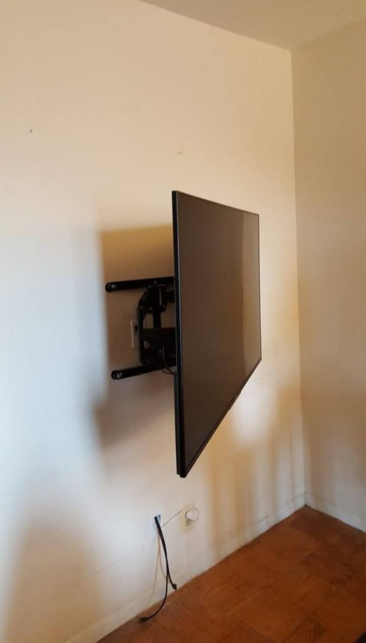 Tv mounting servic-- with flat tilting and full motion swivel tv wall mounts