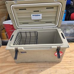 Engel 65 Ice Chest Cooler
