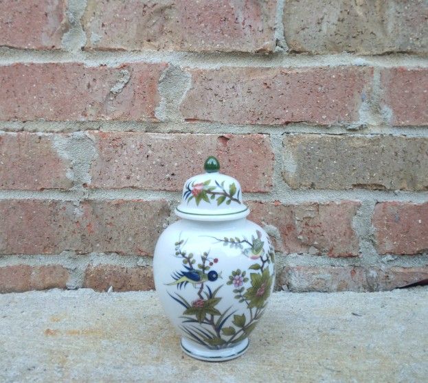 Vintage Small Andrea By Sadek Birds Ginger Jar/Lid