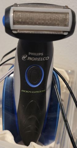 Philips Norelco Bodygroom Shaver Trimmer 3000 (BG2020) Like New, Complete Set