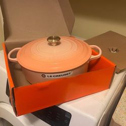 New Le Creuset Enameled Cast Iron Signature Wide Dutch Oven round 6.75 peche