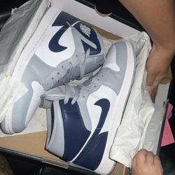 Men Size 11 Air Jordan 1 Mid 