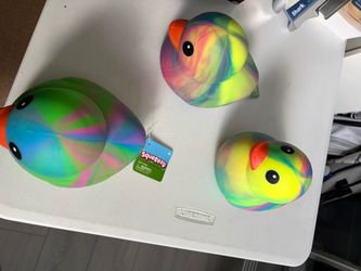 Squeeezy Tie-Dye Rubber Ducks – Set of 3
