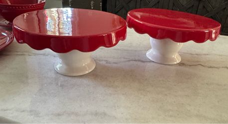 2 Cake Stands. And Italian Maioliche Jessica 7 Pcs Serving Bowls/Trays. $20.00 for Everything. See Below Description: