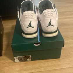 Air Jordan 4 Retro