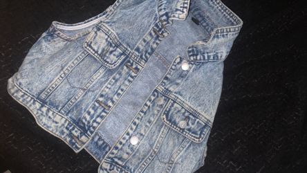 sleeveless/cropped jean jacket
