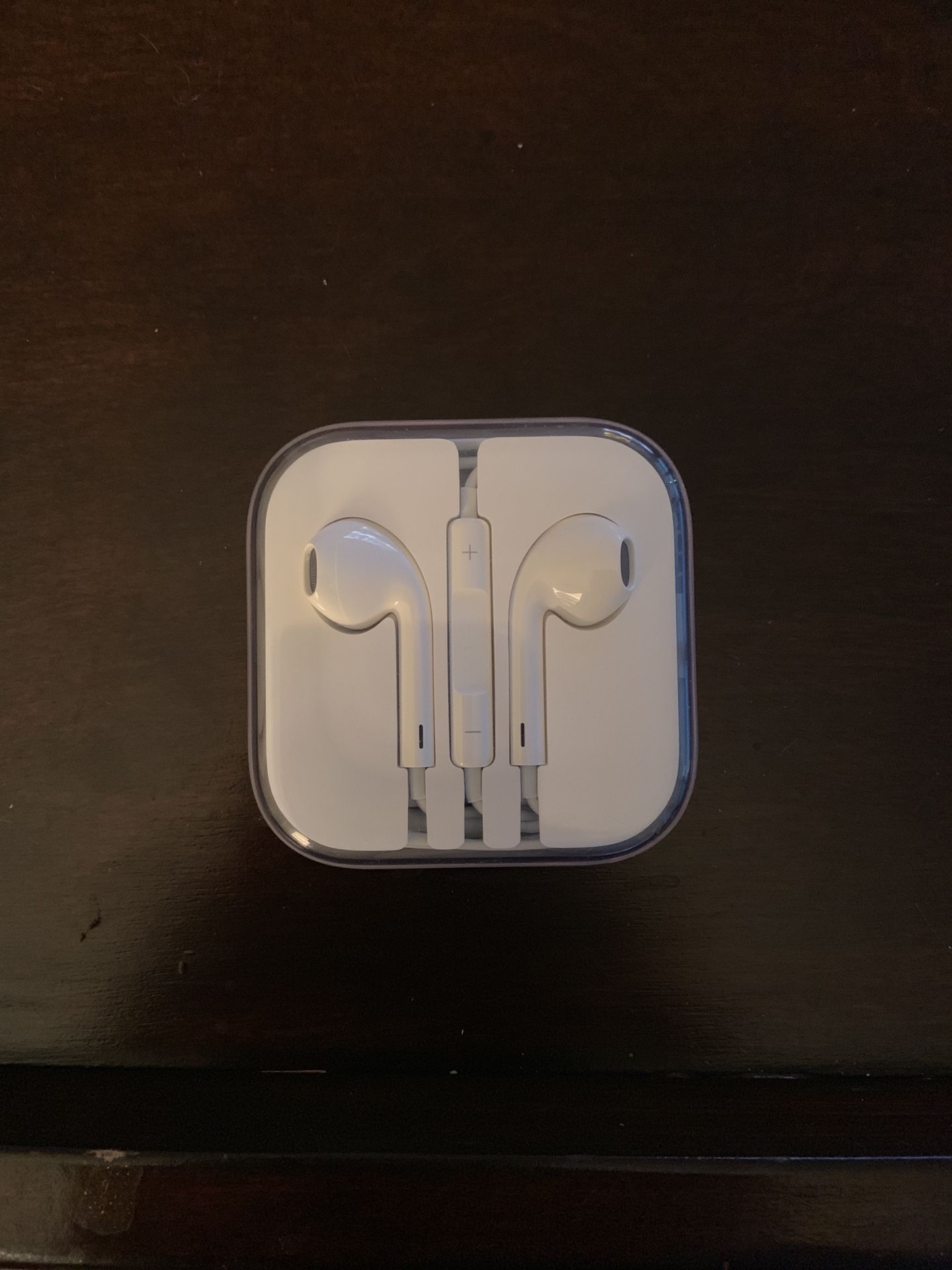 Genuine apple headphones (headphone jack)