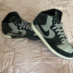 Nike Tennis Shoes