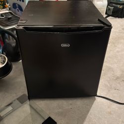 Mini Fridge 