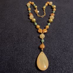 18” Goldtone Beaded Necklace With Pendant …SOLID