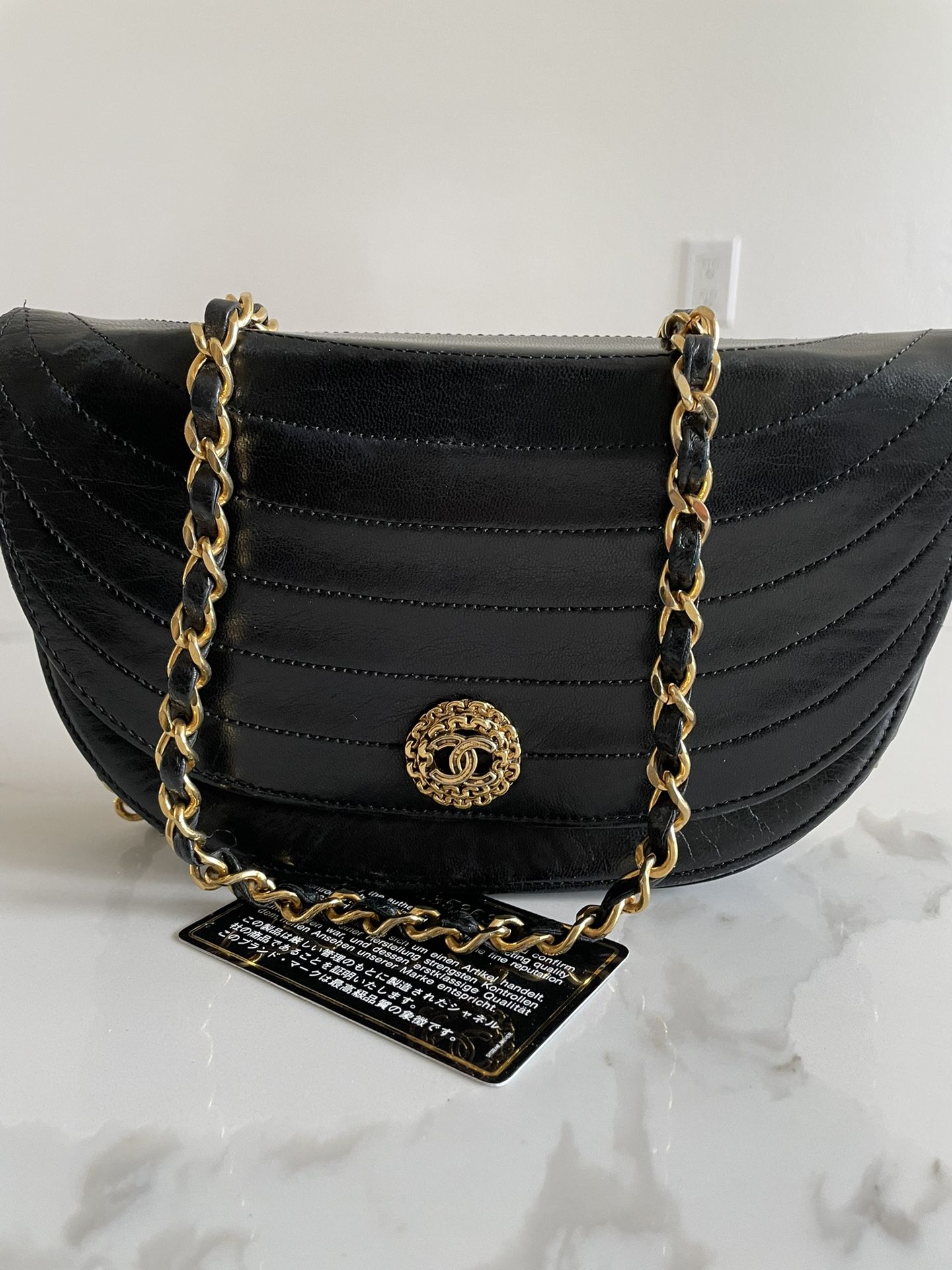 chanel black purse with chain
