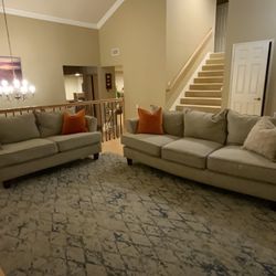 Free Furniture: Sofa Set, Lamp, Kitchen Table, Bar Cart 
