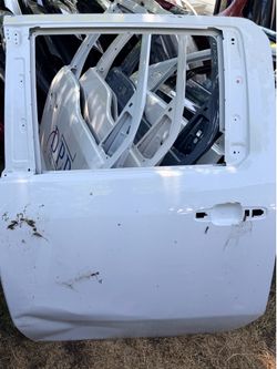 2021-26 CHEVY SILVERADO 2500 LF R DOOR SHELL OEM