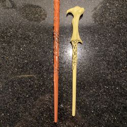2 World of Harry Potter Replica Wands Hermione Granger & Lord Voldemort Wands