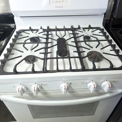 Frigidaire Gas Range White Warranty Financing With Snap If You Qualify  Like New Condition 