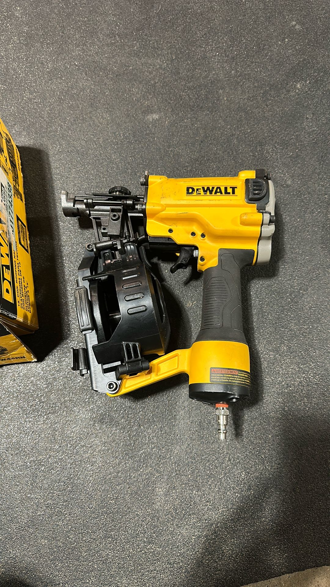 Coil roofing nailer