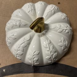 World Market Pumpkin Shaped Pie Lid