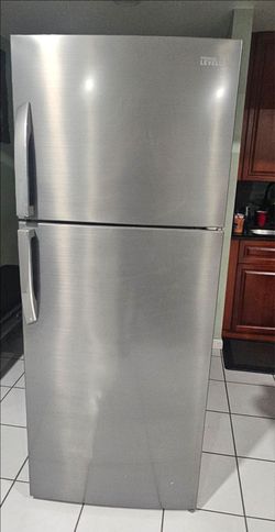 Refrigerator In Excellent Condition