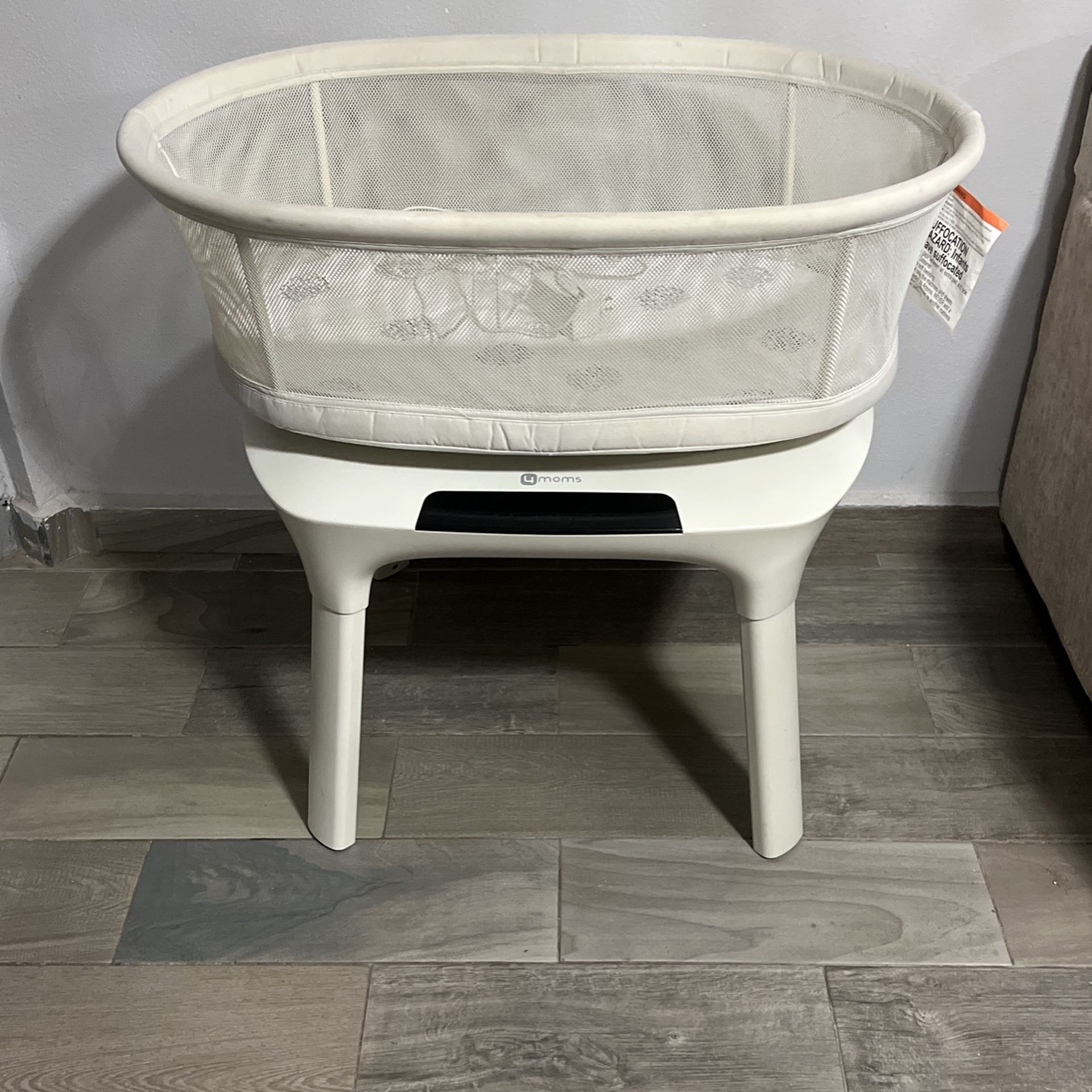 4 Moms Bassinet 