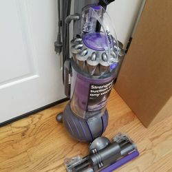NEW cond DYSON ANIMAL 2  VACUUM WITH COMPLETE ATTACHMENTS  , AMAZING SUCTION  , WORKS EXCELLENT  , IN THE BOX  , 