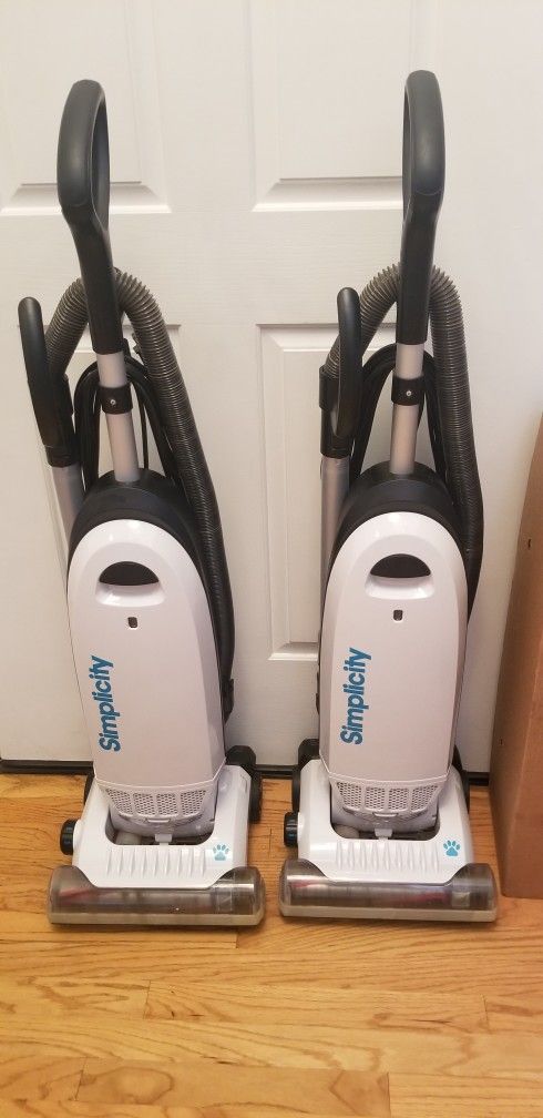 Almost BRAND NEW SIMPLICITY COMMERCIALL VACUUM , WITH ATTACHMENTS , AMAZING POWER SUCTION. , WORKS EXCELLENT , IN THE BOX