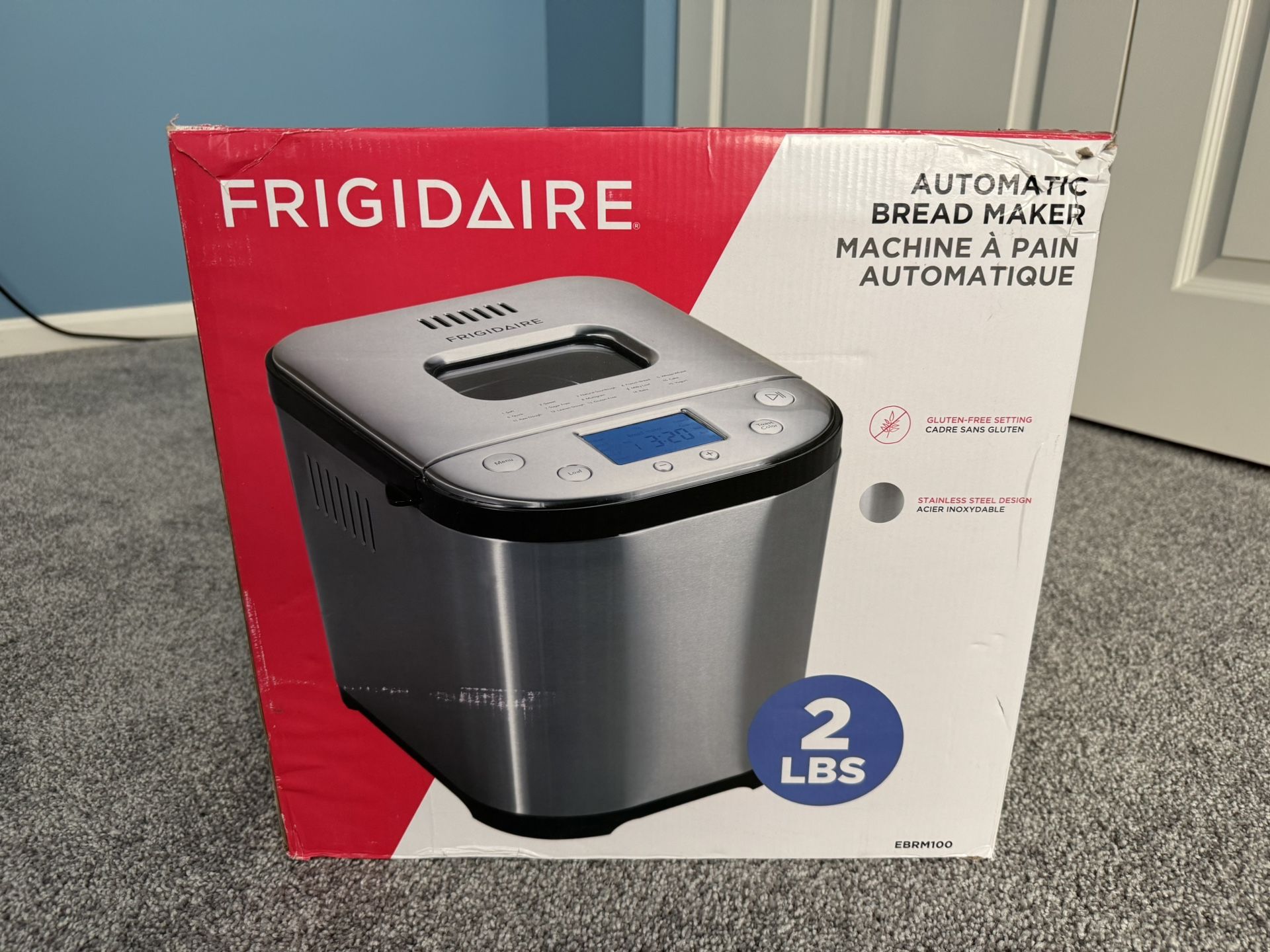 Frigidaire EBRM100 2LB Stainless Steel Bread Maker 15 Programs LCD Display. BRAND NEW