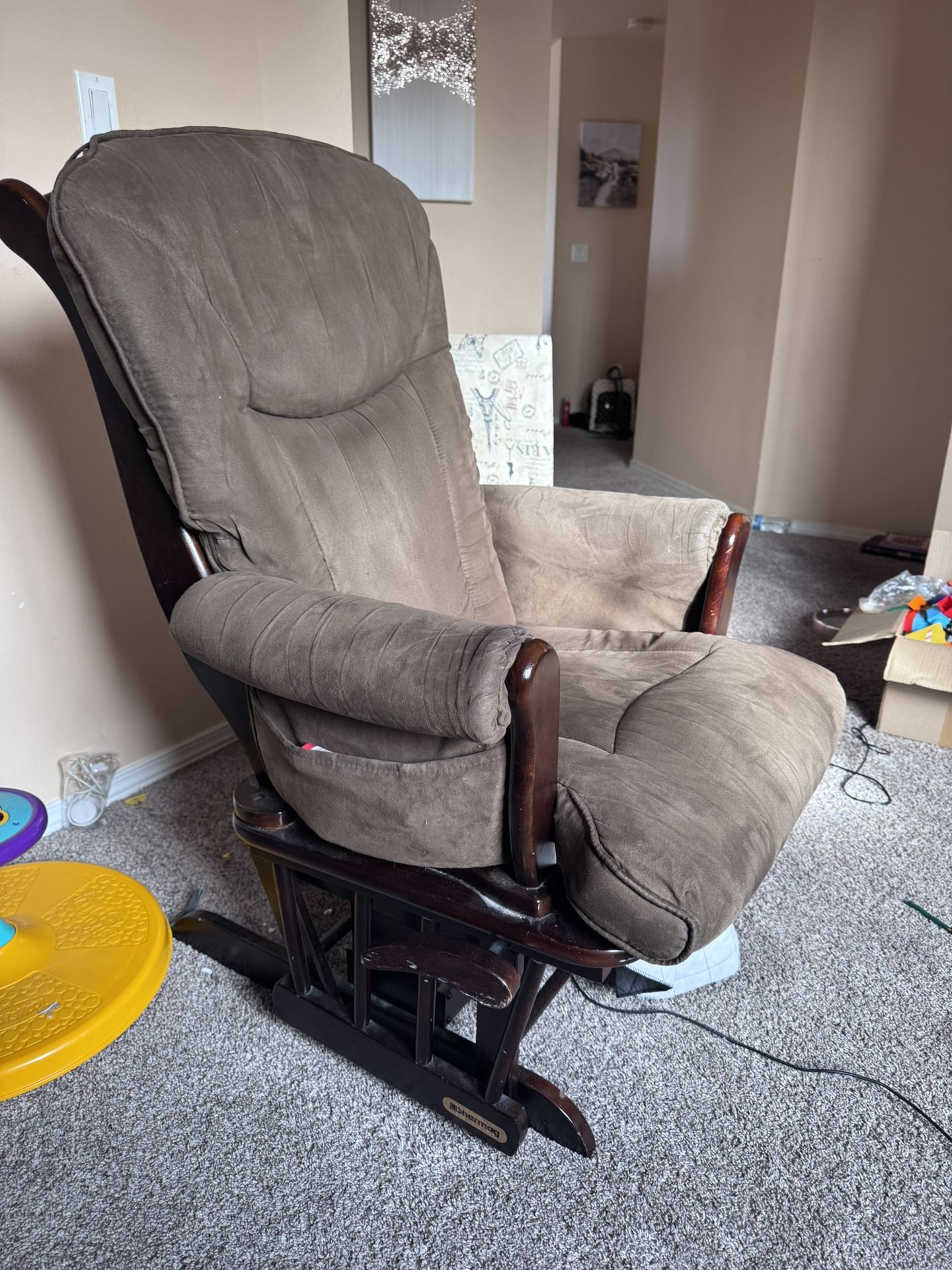 Rolling/nursing Chair