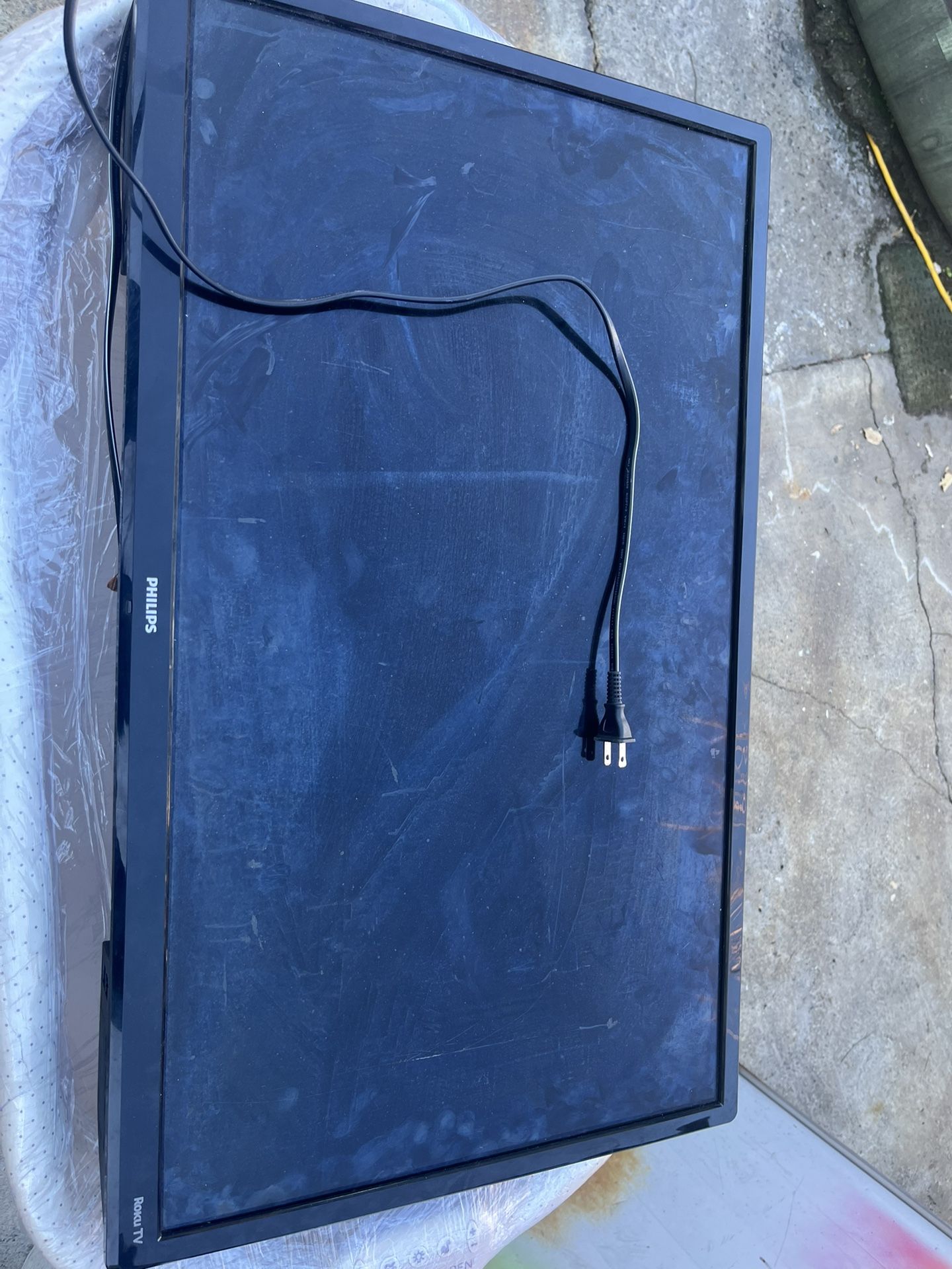 Roku Smart Tv (32in )