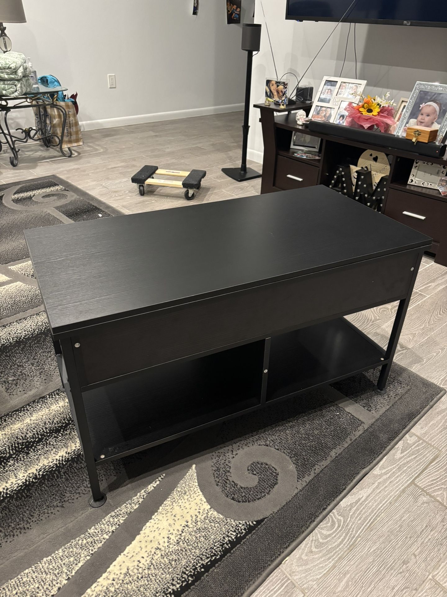Expandable Coffee Table