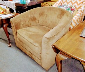 Mid-Century Modern Swivel Chair