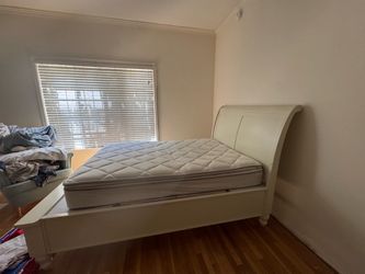 Full Sleigh Storage Bed in Off White