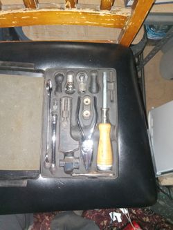 BENTLEY / ROLLS ROYCE: One Bentley "T Series" or Rolls Royce Silver Shadow Tool kit in plastic container