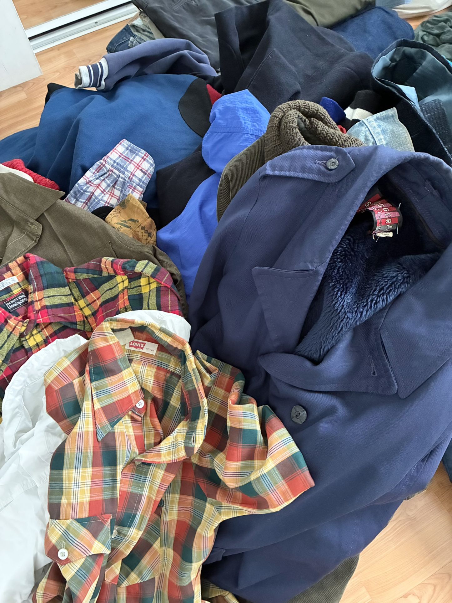 50 Pieces Men’s 80’s 90’s Vintage Clothing Lot Jacket Coat Denim Jeans Pants Shirt Sweater