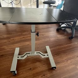 Adjustable  rolling Desk