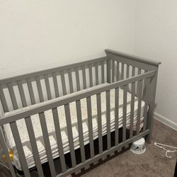 Baby Crib And Mattress 