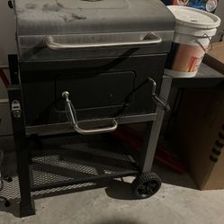 Texas expert Charcoal Grill