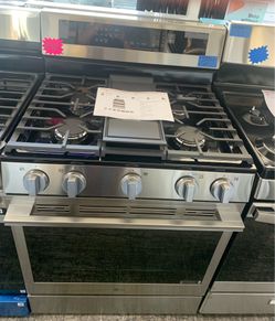 Ga Stove with Conventional Oven and  Self Clean Option- Take it For Zero Down Ask for Details!