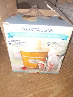 Nostalgia 4 Qt wood parlor ice cream maker