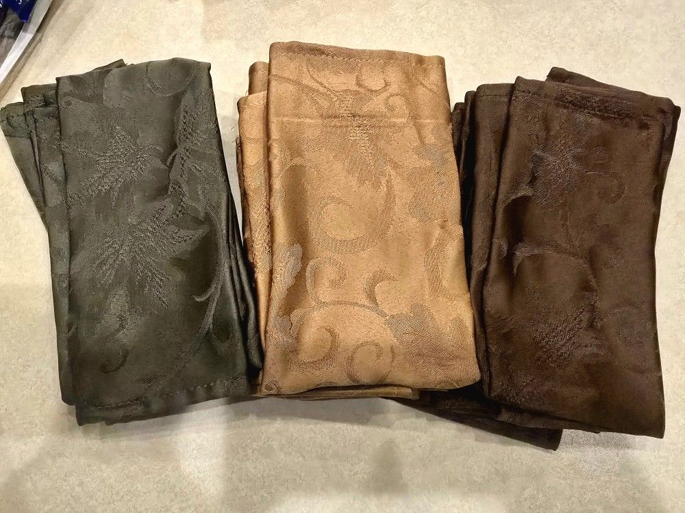 12 Cloth Napkins 17*17in