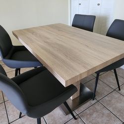 Modern Dining Set (Table + 4 Chairs) + Sofa Bed / Comedor (Mesa Y 4 Sillas + Sofa cama)