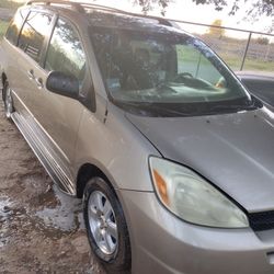 2004 Toyota Sienna