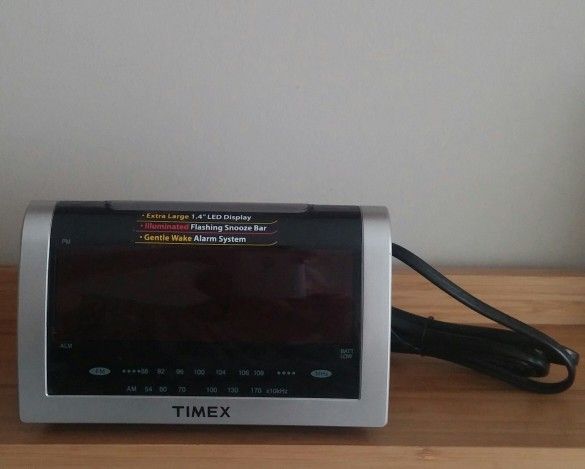 Timex Jumbo Digital Display Alarm Clock Radio/New