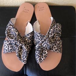 Women’s Sandals 