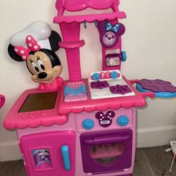 Minnie Mouse Toy Kitchen Set