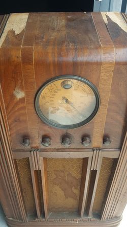 Vintage Silvertone Radio