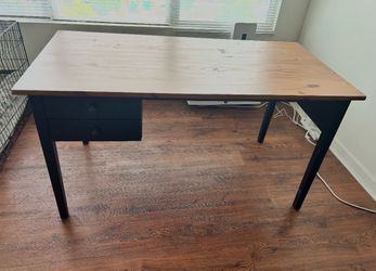 Desk in good condition