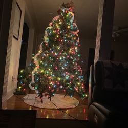 Christmas Tree With Pre-Installed Lights