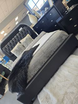 ✨️4pc Queen, King Bedrooms ✨️ Furniture Sectionals, Dining Avail